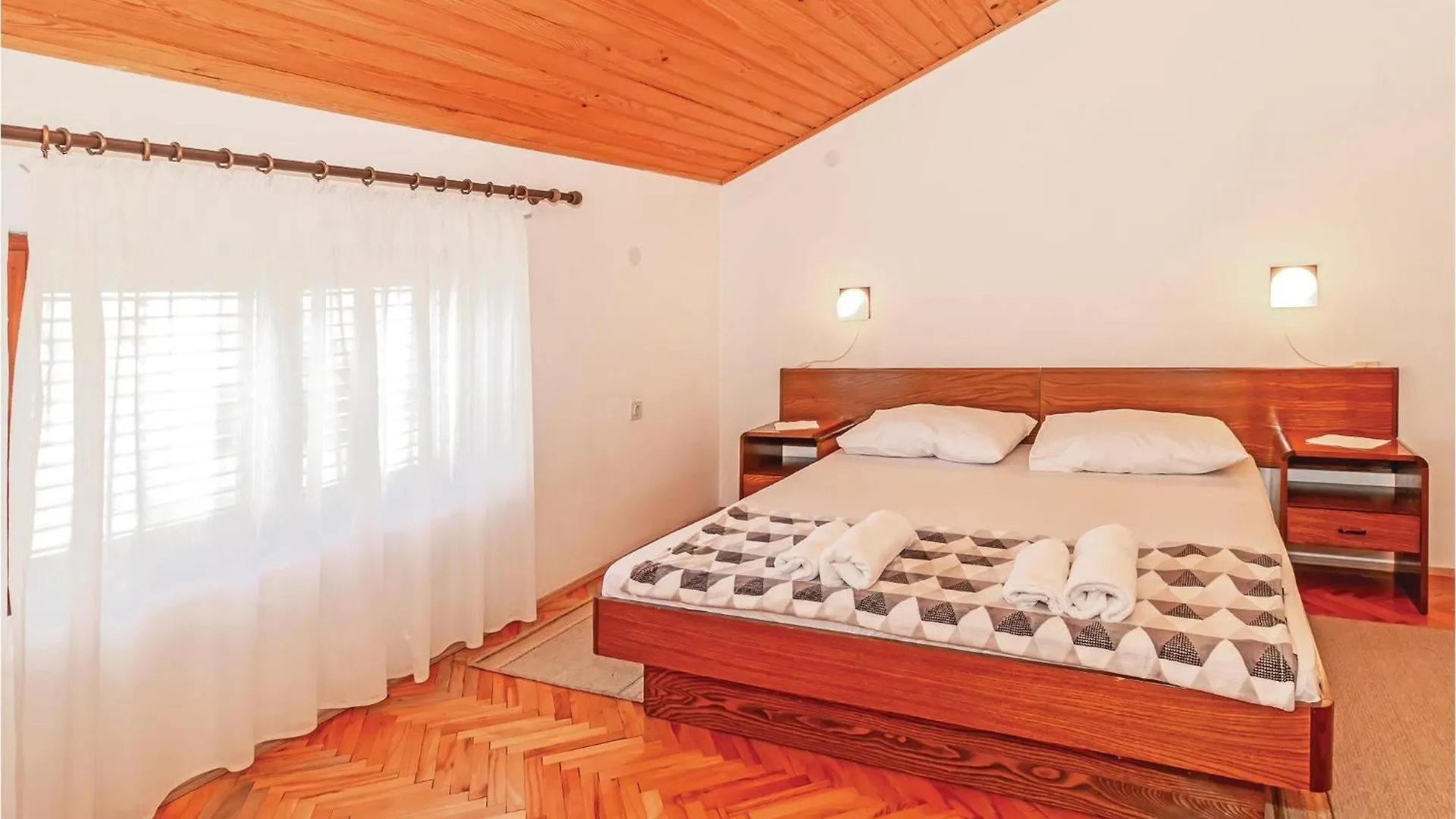 Stunning Apartment In Novi Vinodolski With Wifi