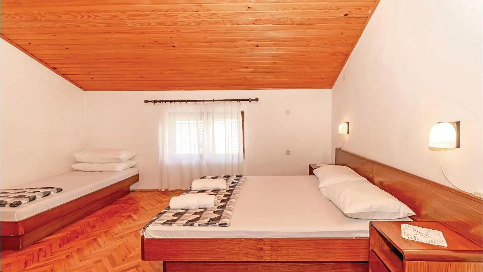 Stunning Apartment In Novi Vinodolski With Wifi
