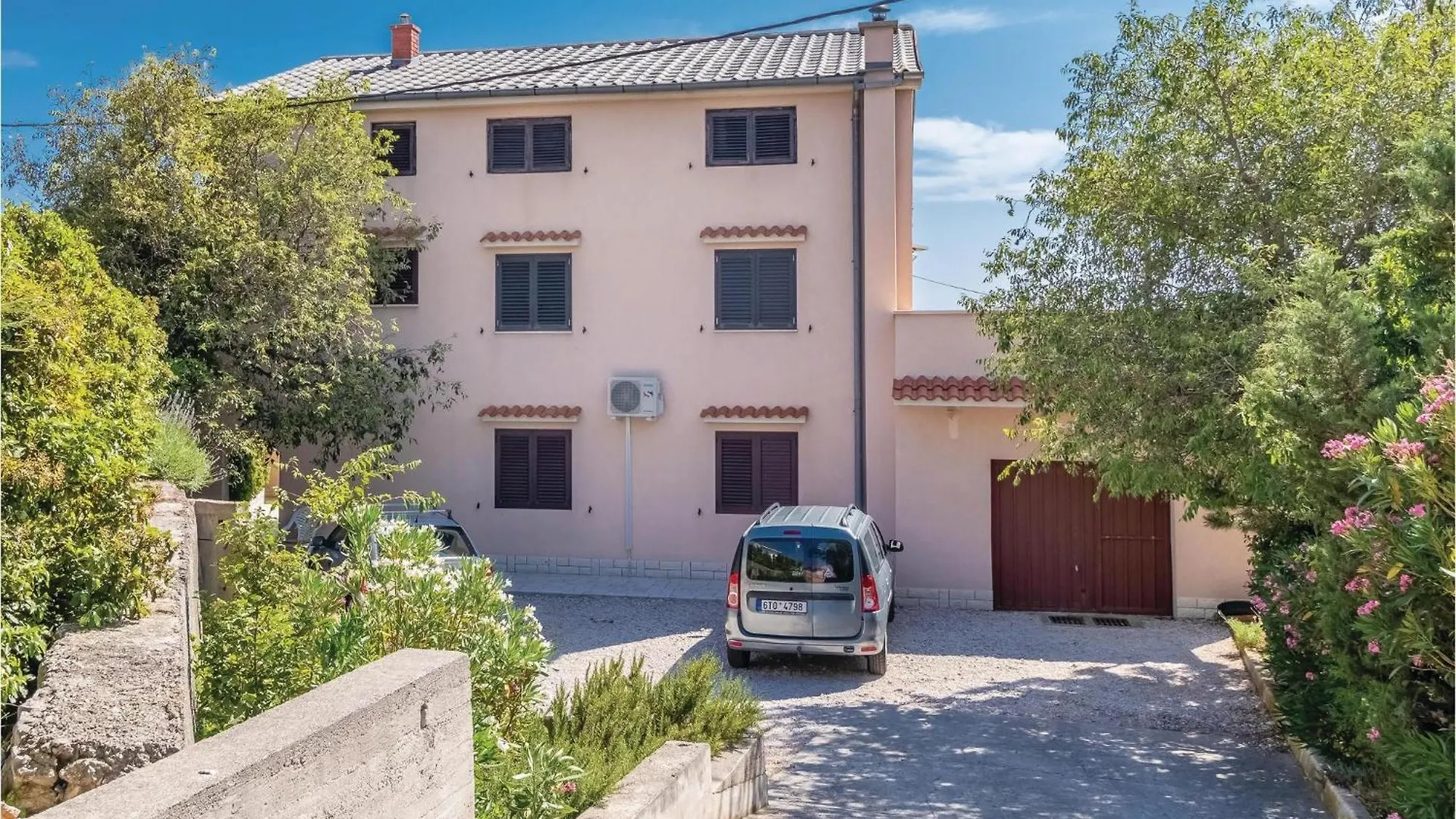 Stunning Apartment In Novi Vinodolski With Wifi 0*,