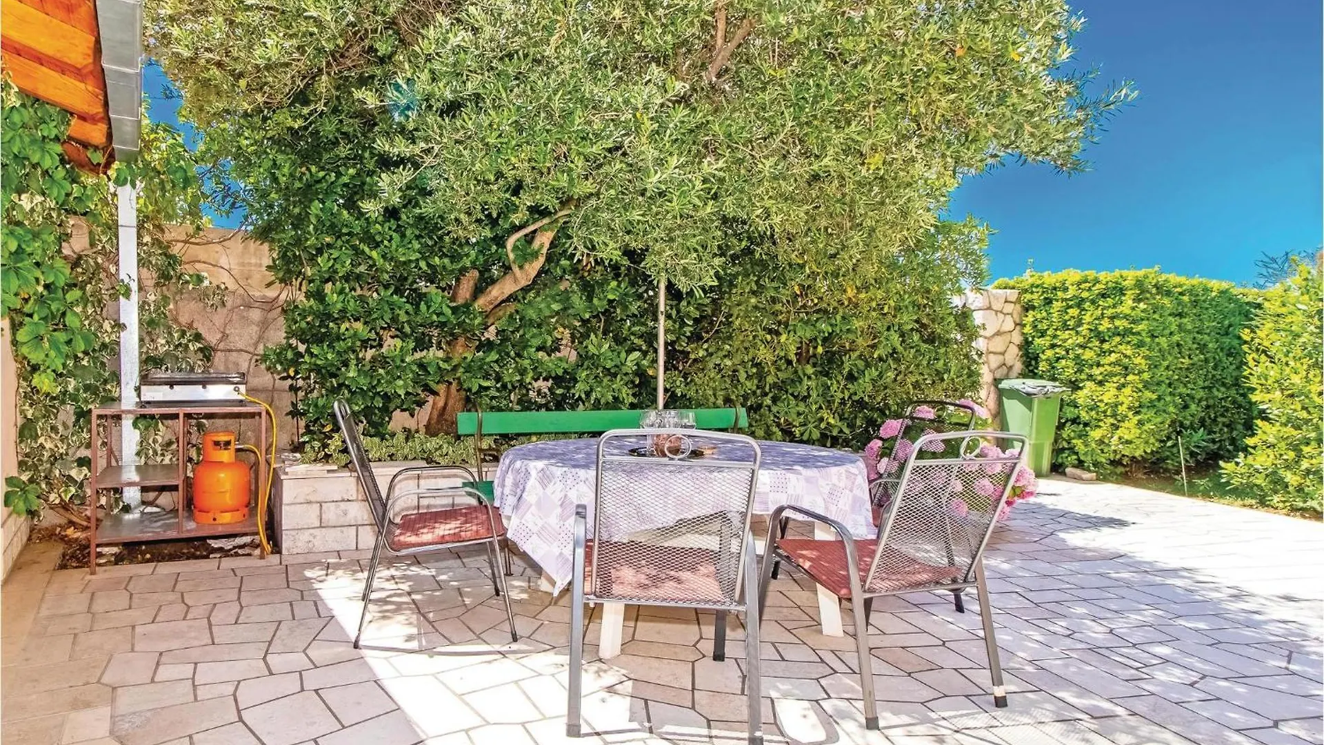 Stunning Apartment In Novi Vinodolski With Wifi 0*,